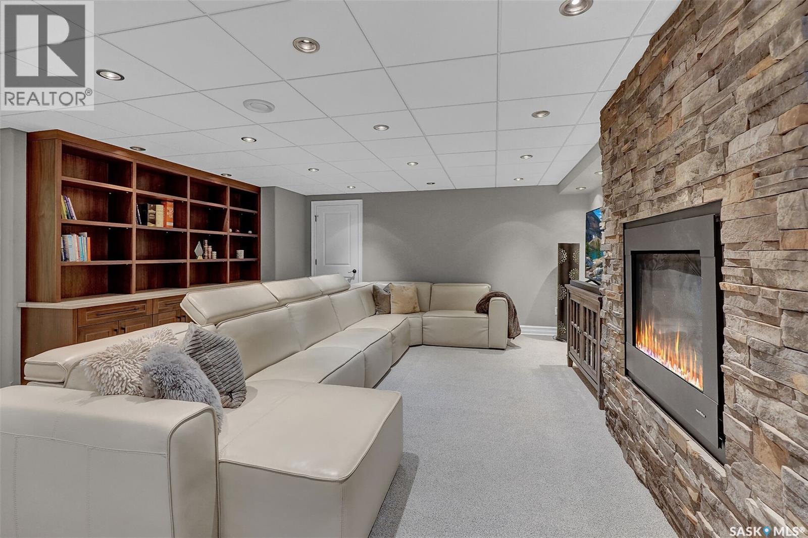 8531 Thurston Crescent, Regina, SK - Indoor With Fireplace
