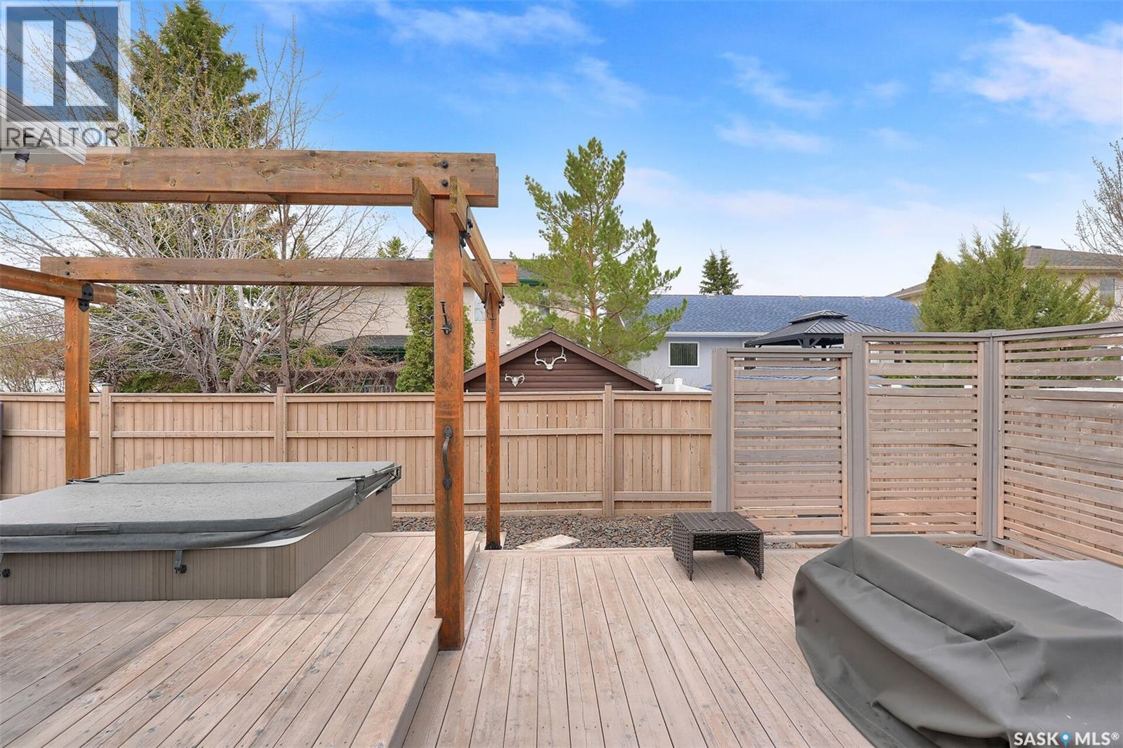 8531 Thurston Crescent, Regina, SK - Outdoor With Deck Patio Veranda