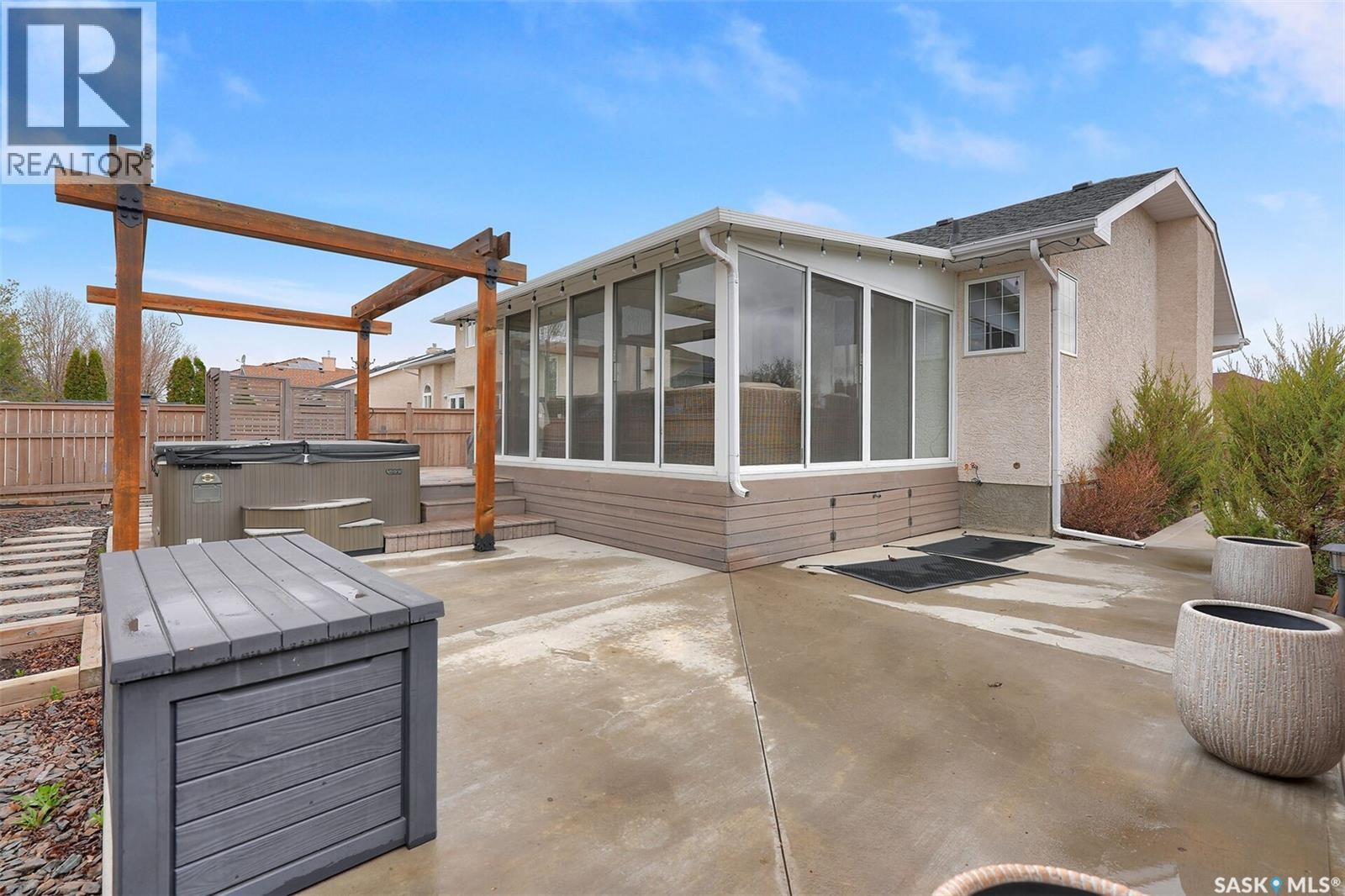 8531 Thurston Crescent, Regina, SK - Outdoor