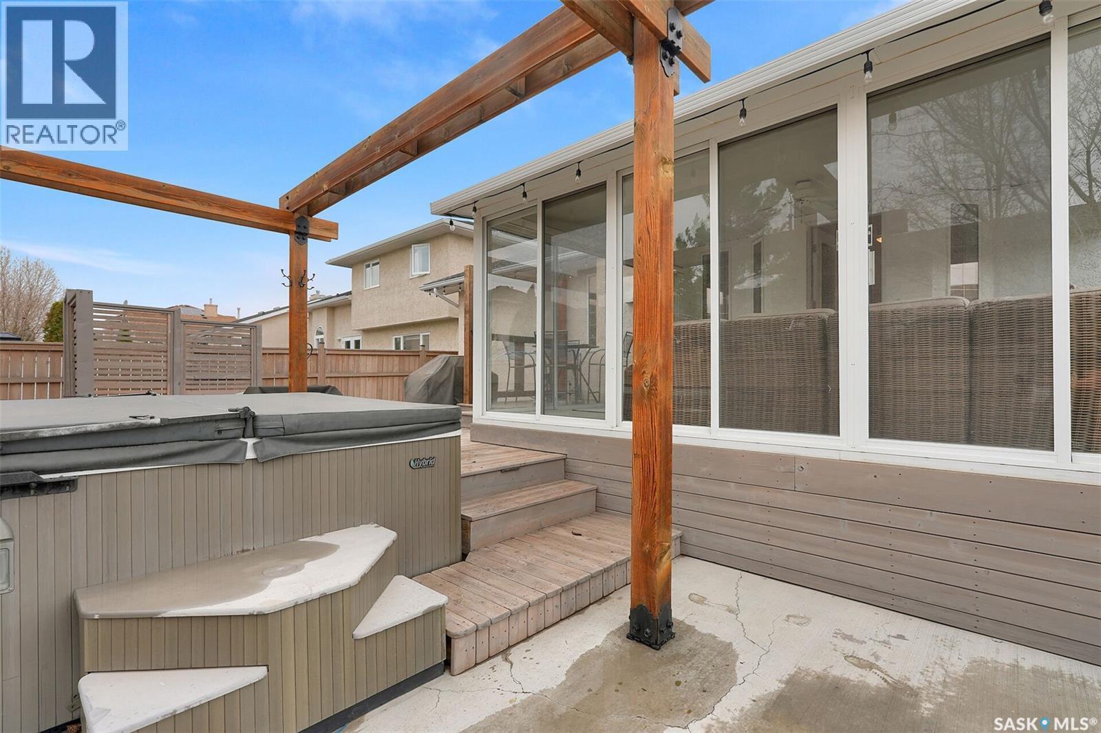 8531 Thurston Crescent, Regina, SK - Outdoor