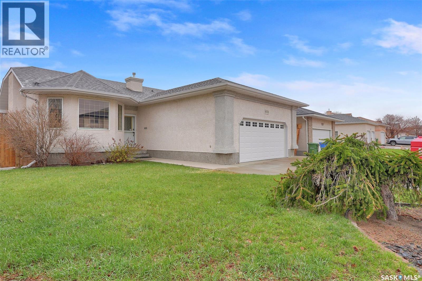 8531 Thurston Crescent, Regina, SK - Outdoor