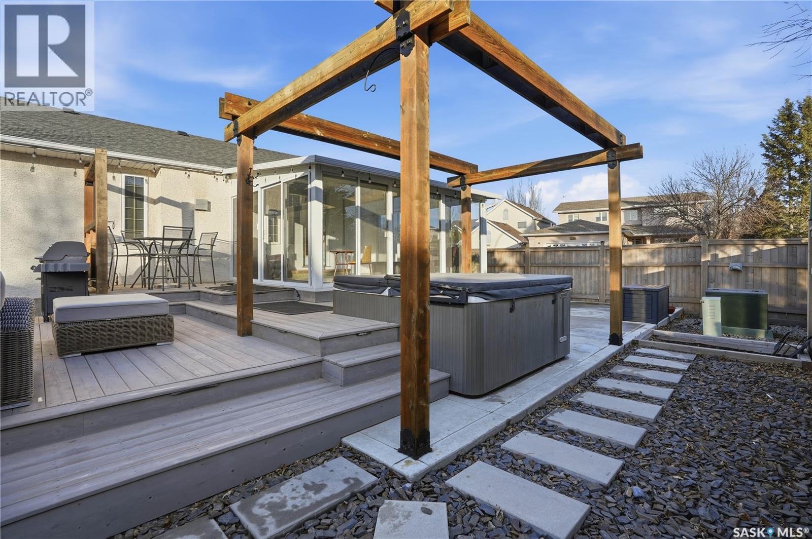 8531 Thurston Crescent, Regina, SK - Outdoor With Deck Patio Veranda