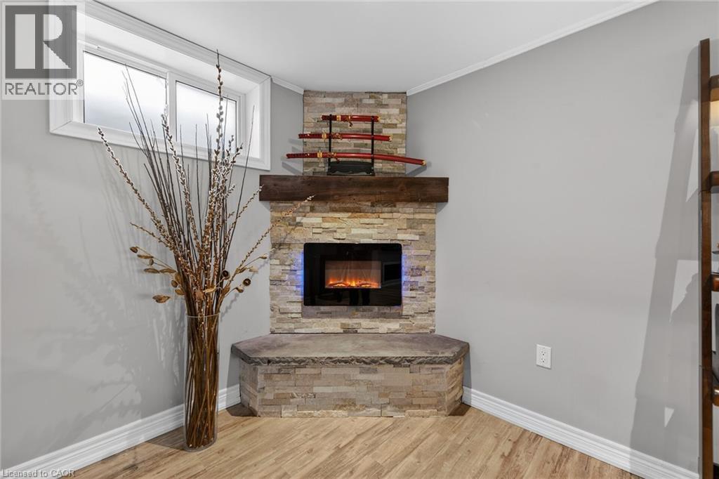 31 Maynard Street, Hamilton, ON - Indoor With Fireplace
