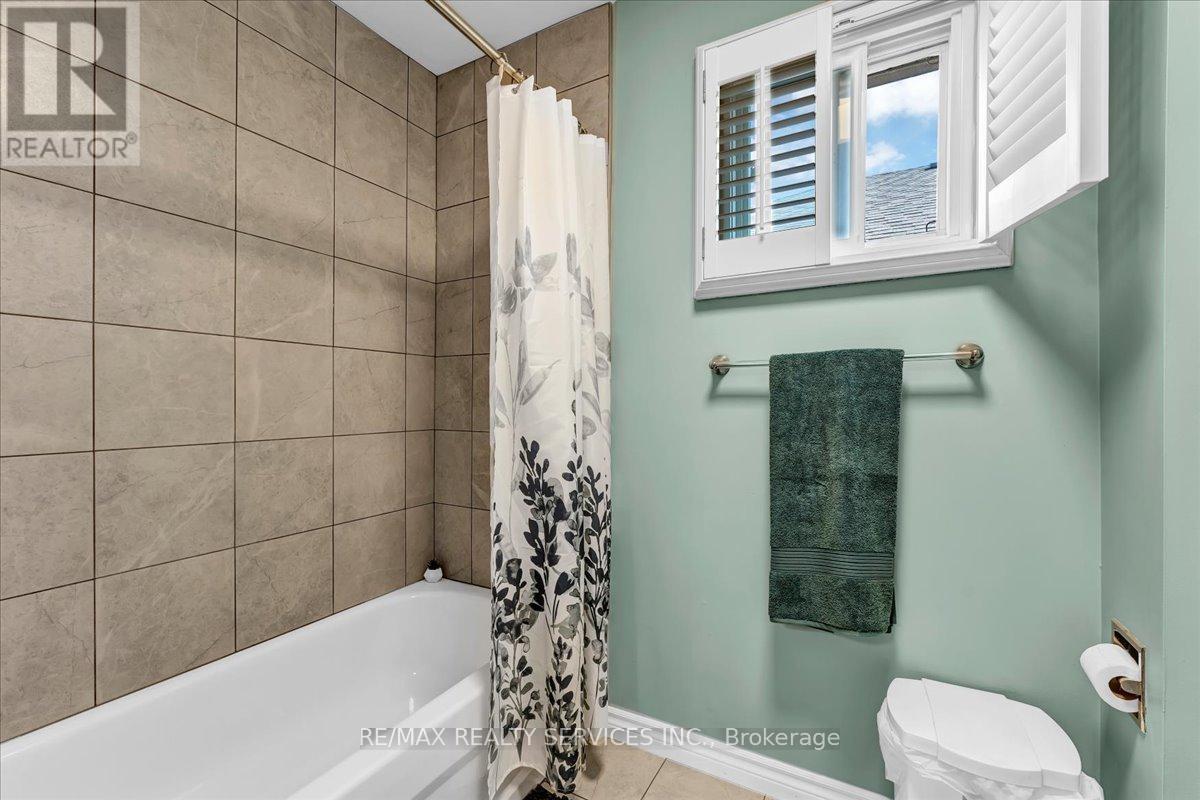 108 Candy Crescent, Brampton, ON - Indoor Photo Showing Bathroom