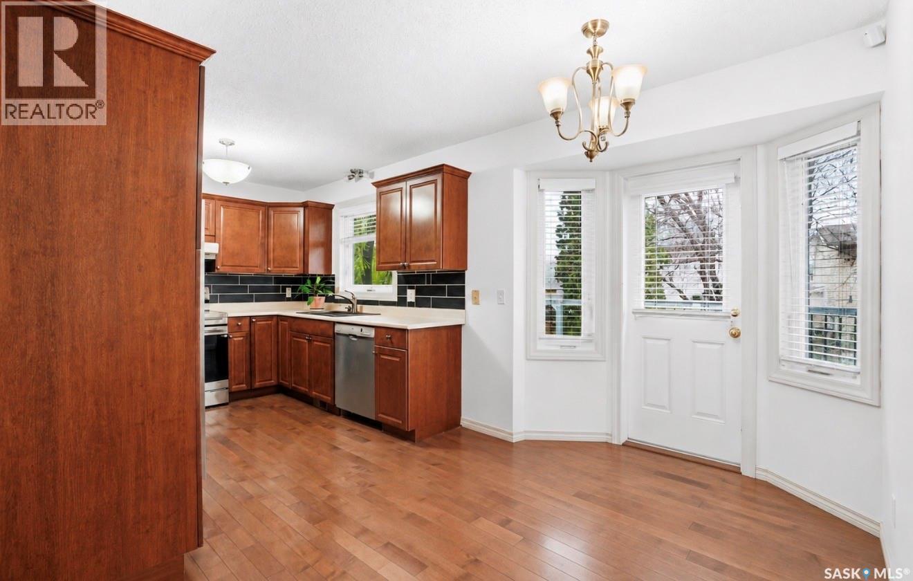 314 Waterbury Road E, Saskatoon, SK - Indoor Photo Showing Kitchen