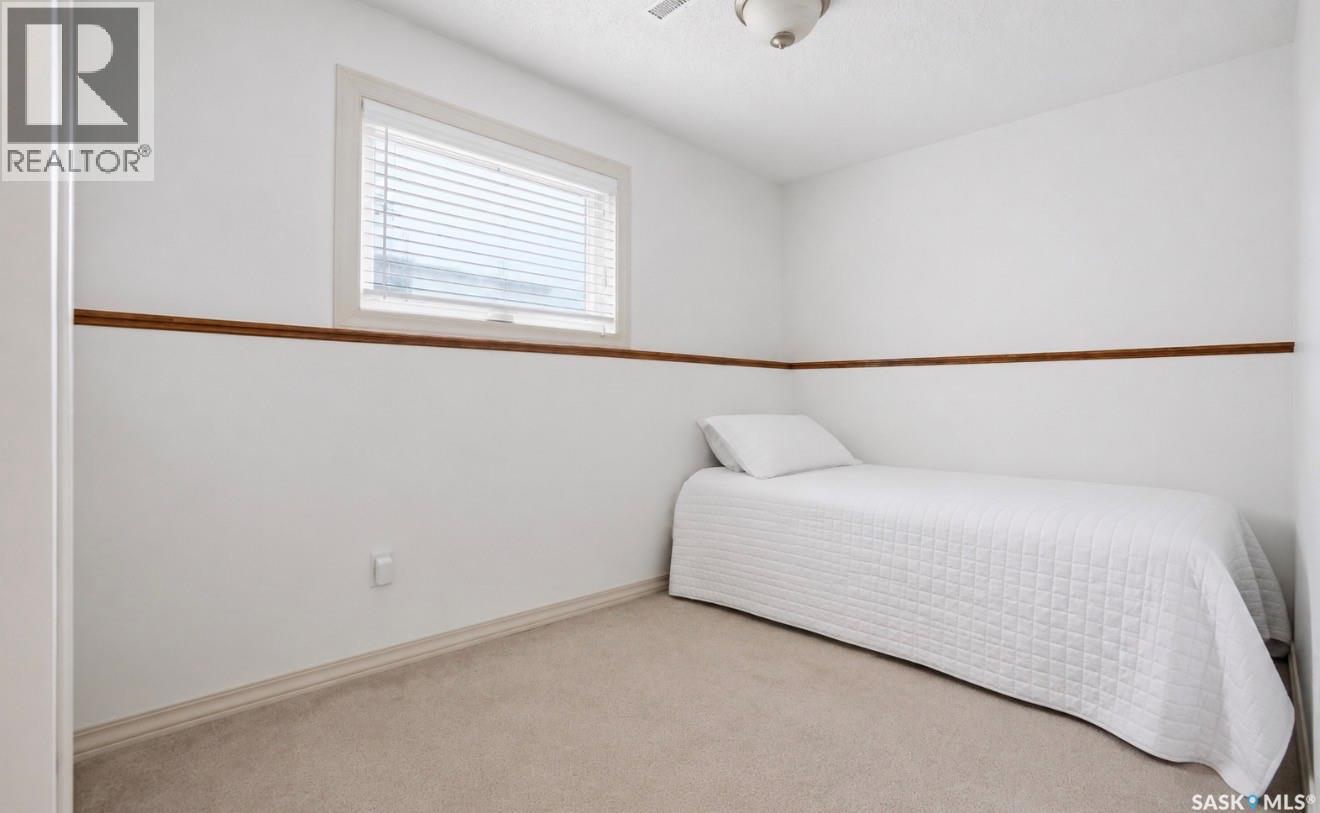 314 Waterbury Road E, Saskatoon, SK - Indoor Photo Showing Bedroom