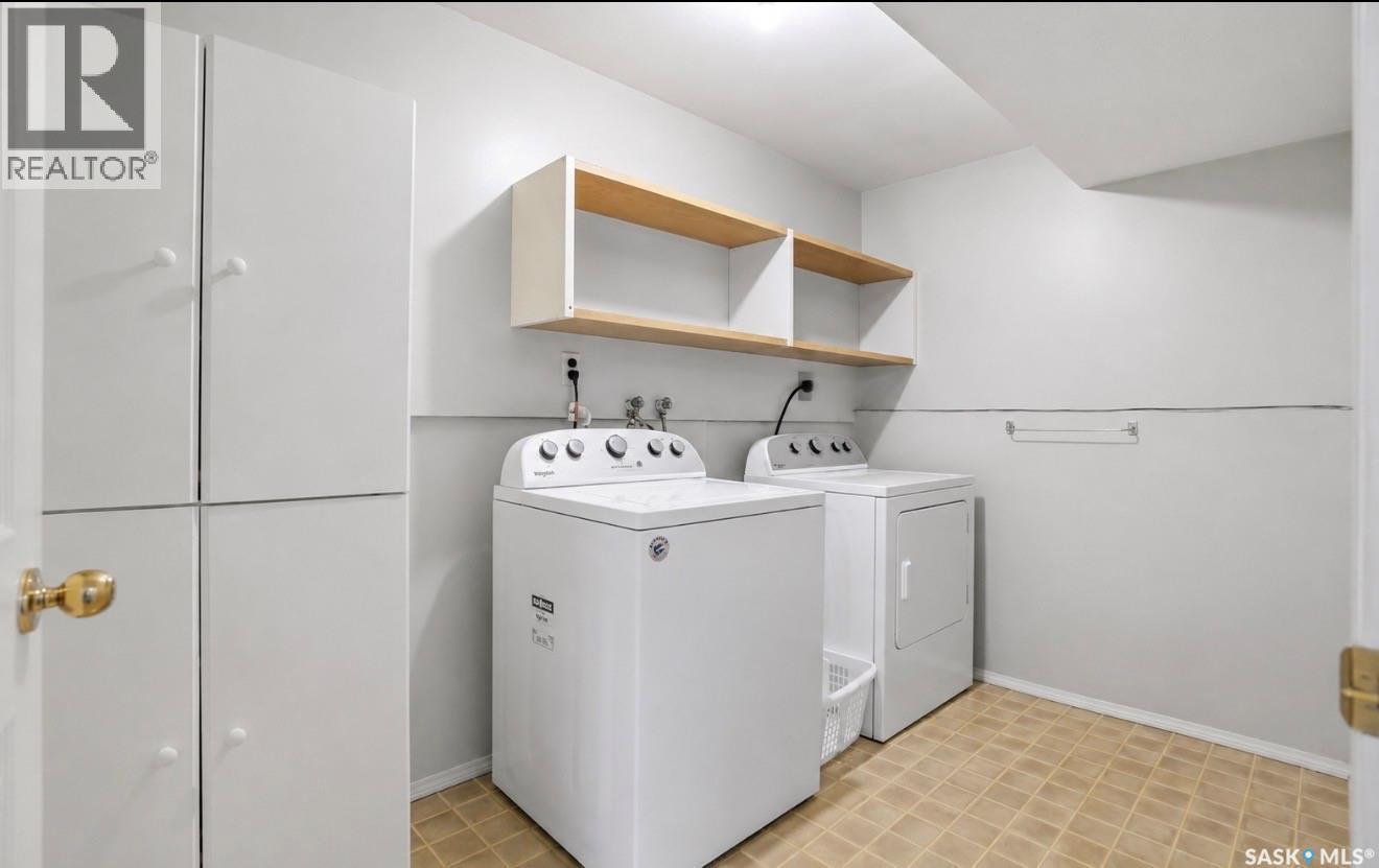 314 Waterbury Road E, Saskatoon, SK - Indoor Photo Showing Laundry Room
