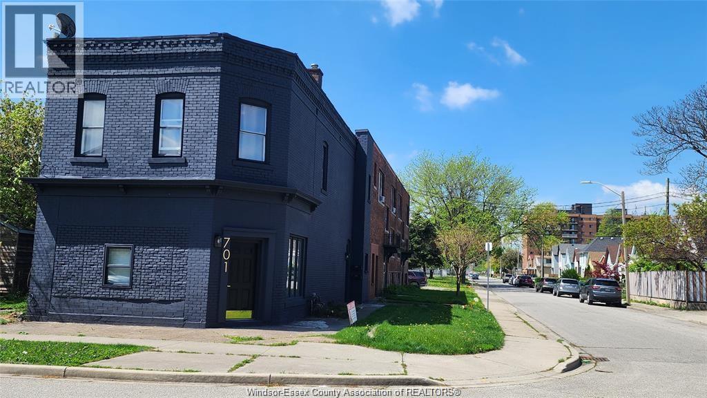 701 Marentette Unit# A, Windsor, ON - Outdoor