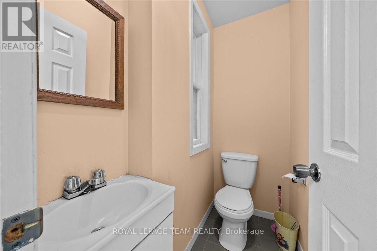 17 Arlington Avenue, Ottawa, ON