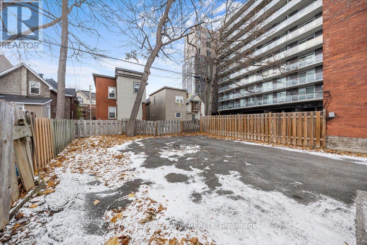 17 Arlington Avenue, Ottawa, ON