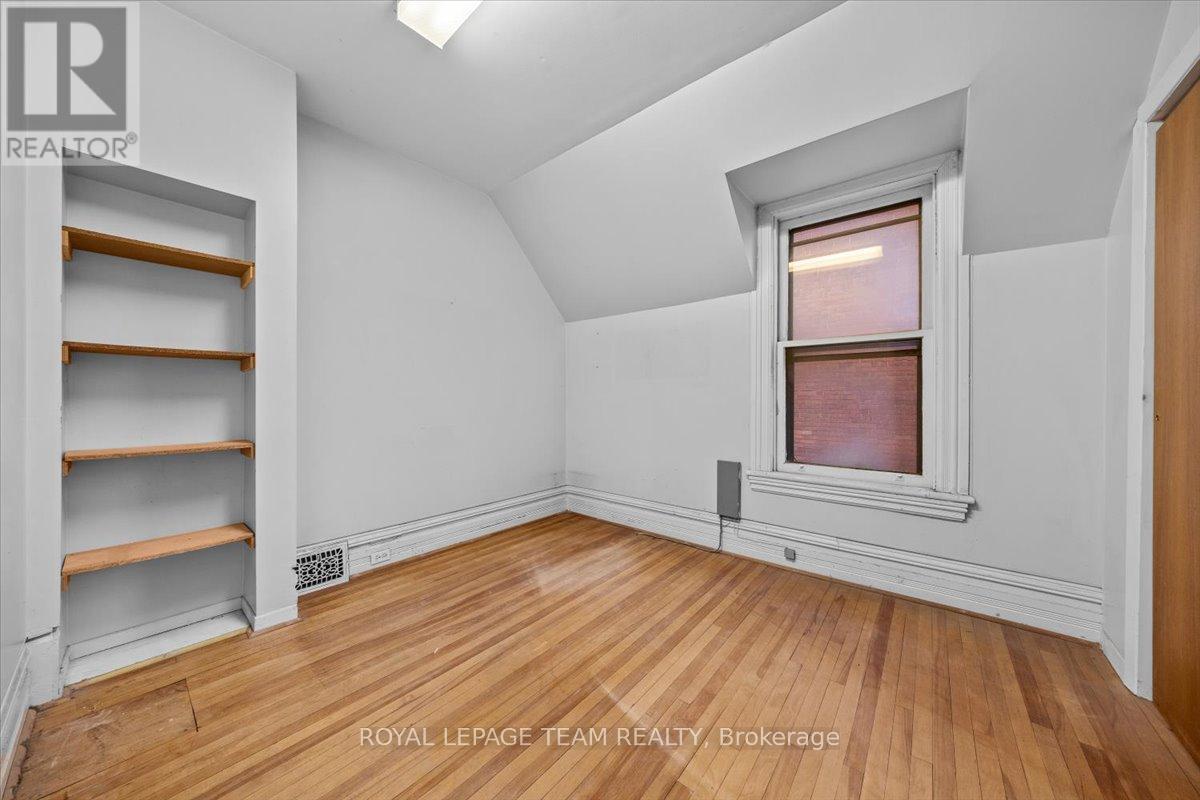 17 Arlington Avenue, Ottawa, ON