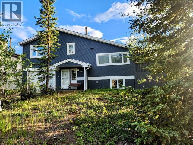 620 Yates Crescent, Faro, YT - Outdoor