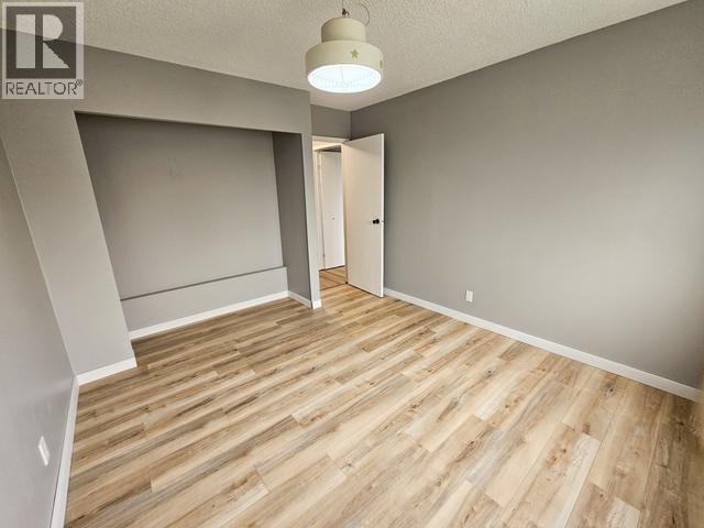 620 Yates Crescent, Faro, YT - Indoor Photo Showing Other Room