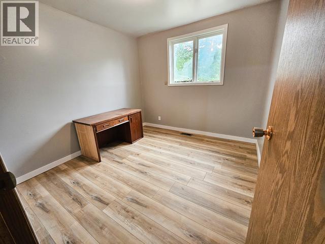 620 Yates Crescent, Faro, YT - Indoor Photo Showing Other Room