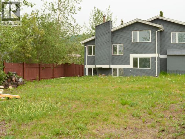 620 Yates Crescent, Faro, YT - Outdoor