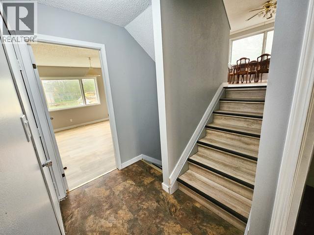 620 Yates Crescent, Faro, YT - Indoor Photo Showing Other Room