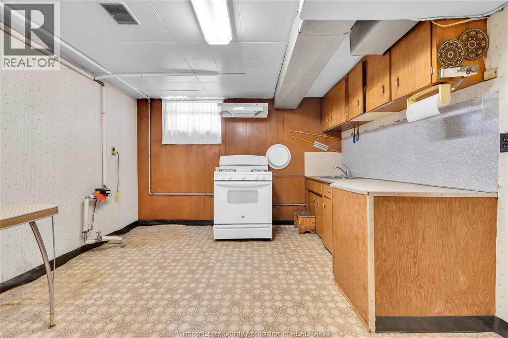 380 Partington, Windsor, ON - Indoor