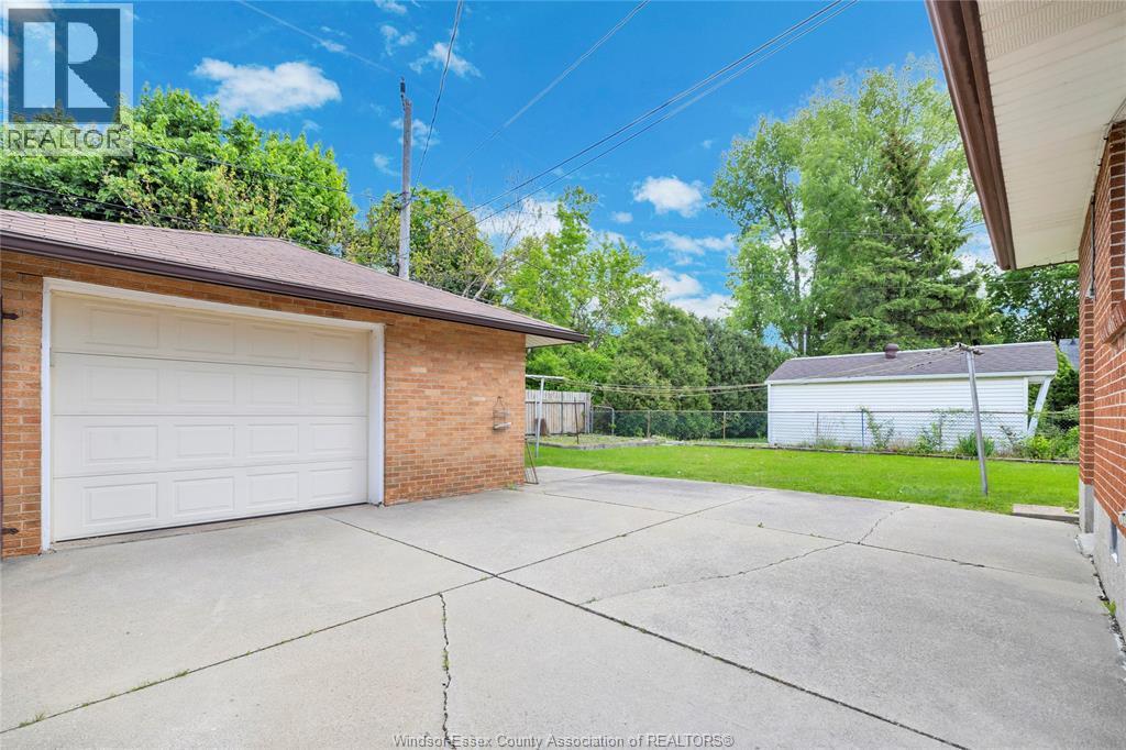 380 Partington, Windsor, ON - Outdoor With Exterior