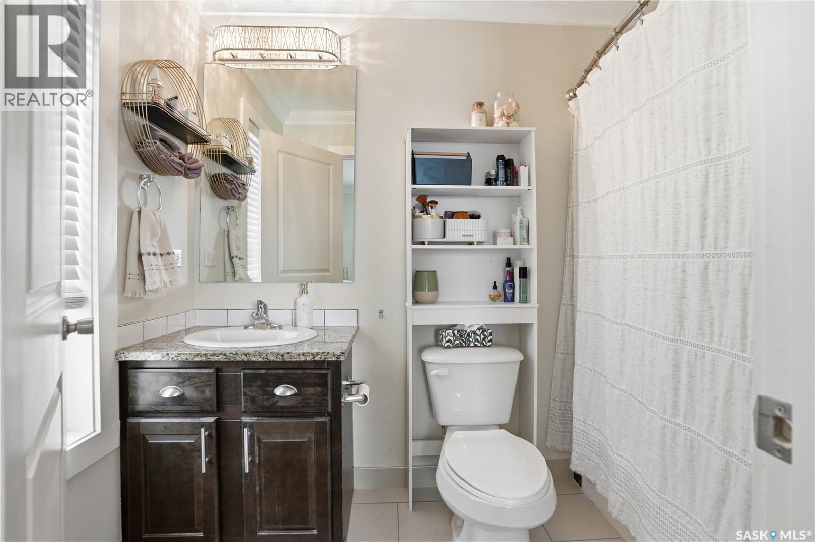431 Eaton Lane, Saskatoon, SK - Indoor Photo Showing Bathroom