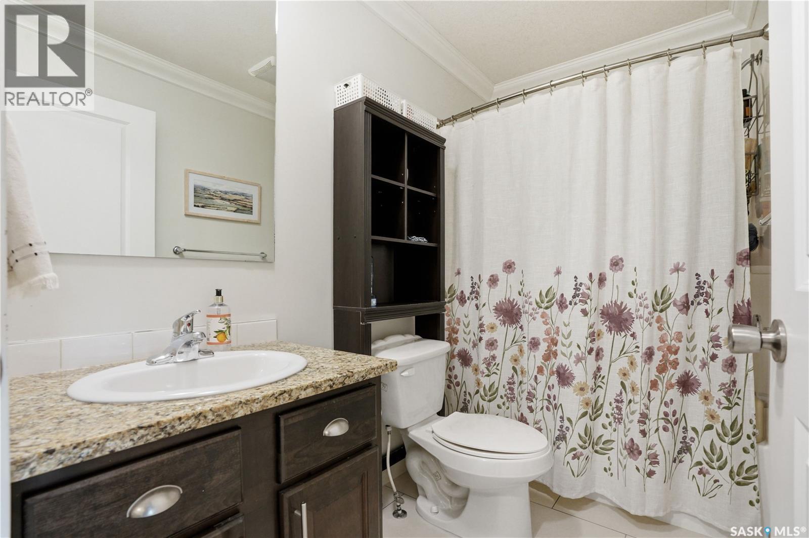 431 Eaton Lane, Saskatoon, SK - Indoor Photo Showing Bathroom
