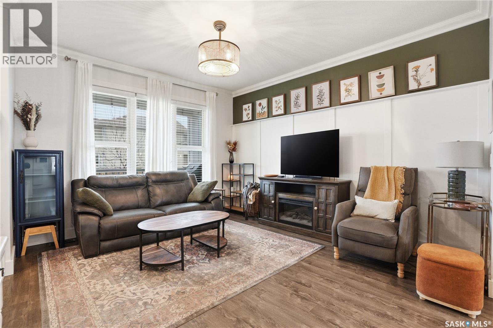 431 Eaton Lane, Saskatoon, SK - Indoor Photo Showing Living Room
