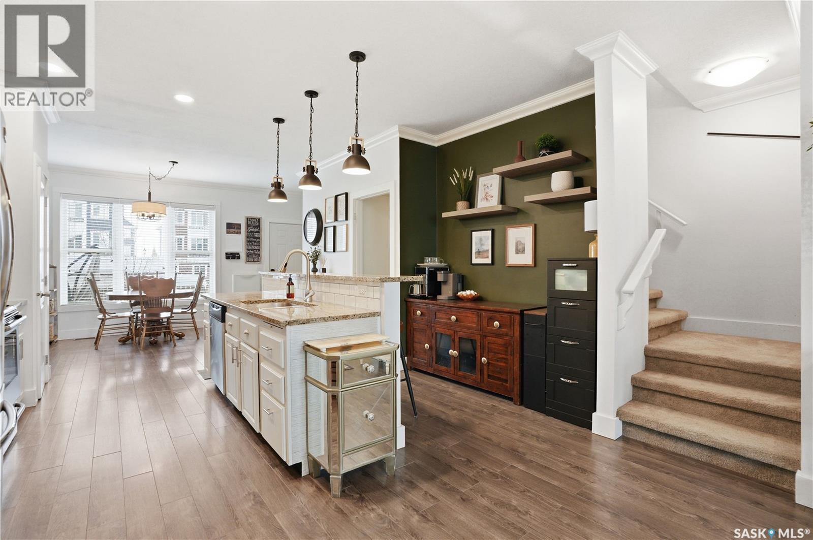 431 Eaton Lane, Saskatoon, SK - Indoor Photo Showing Kitchen With Upgraded Kitchen