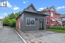 60 LINDSAY STREET S Kawartha Lakes (Lindsay), ON K9V 2M2