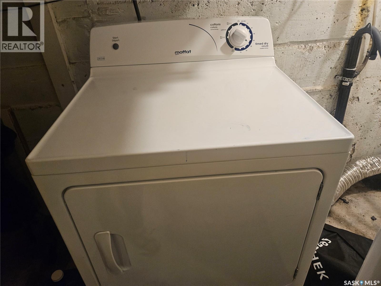 312 Mckinnon Avenue S, Saskatoon, SK - Indoor Photo Showing Laundry Room