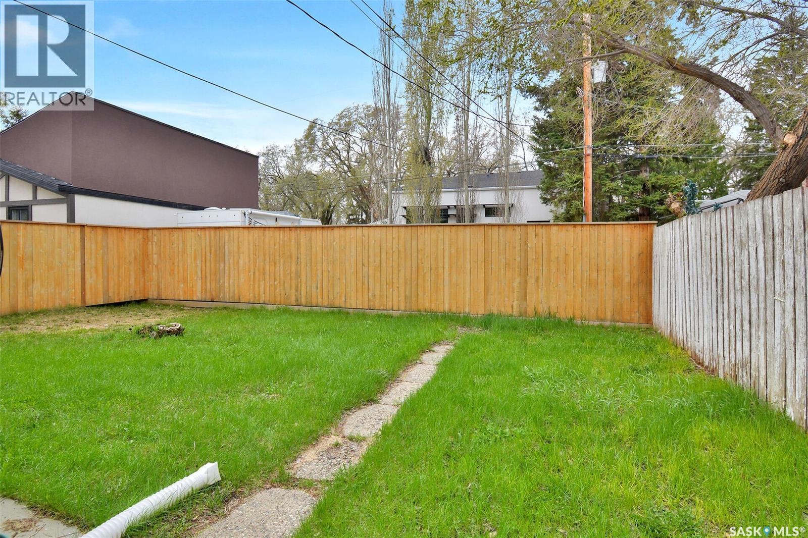 312 Mckinnon Avenue S, Saskatoon, SK - Outdoor