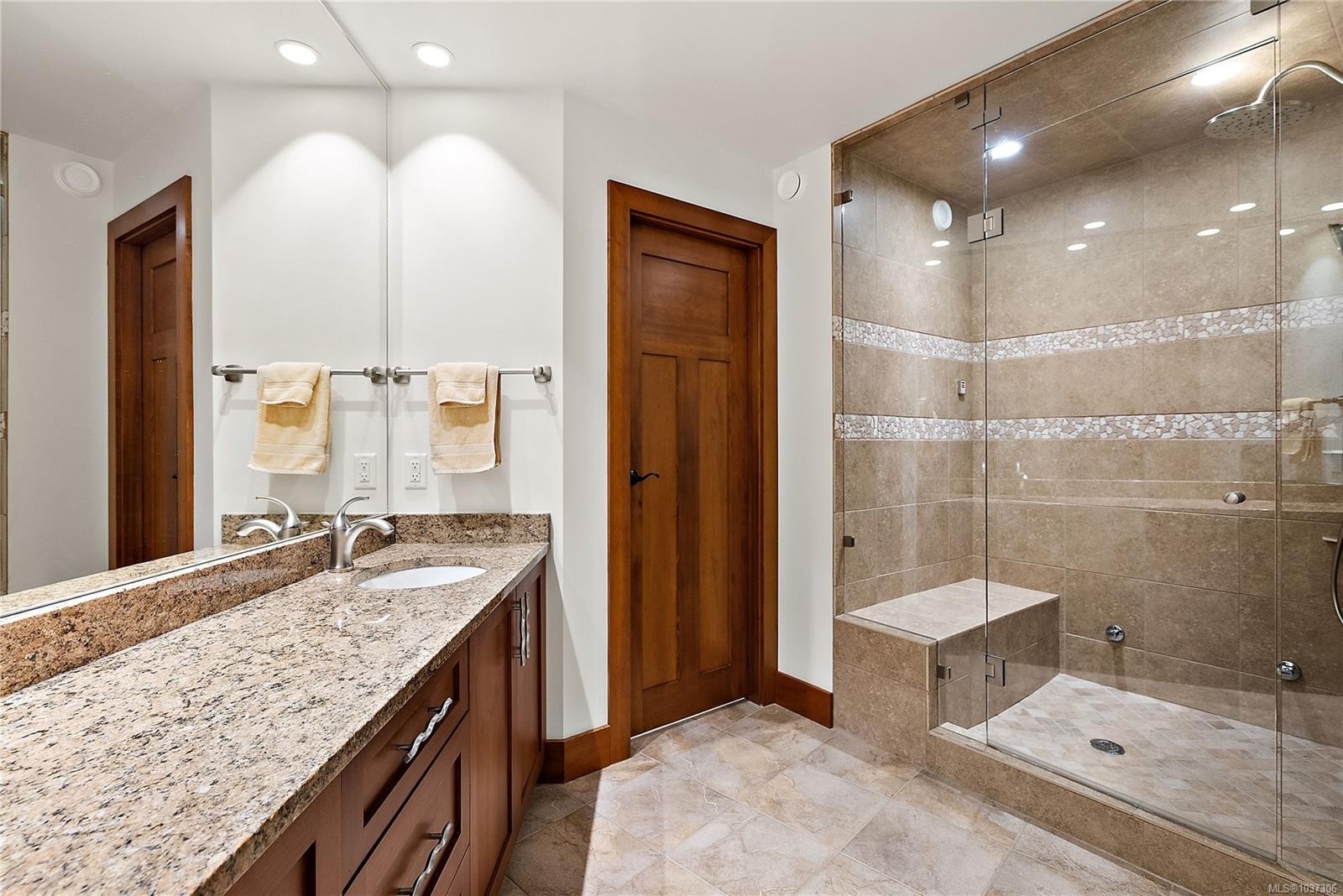 10206 Surfside Pl, Sidney, BC