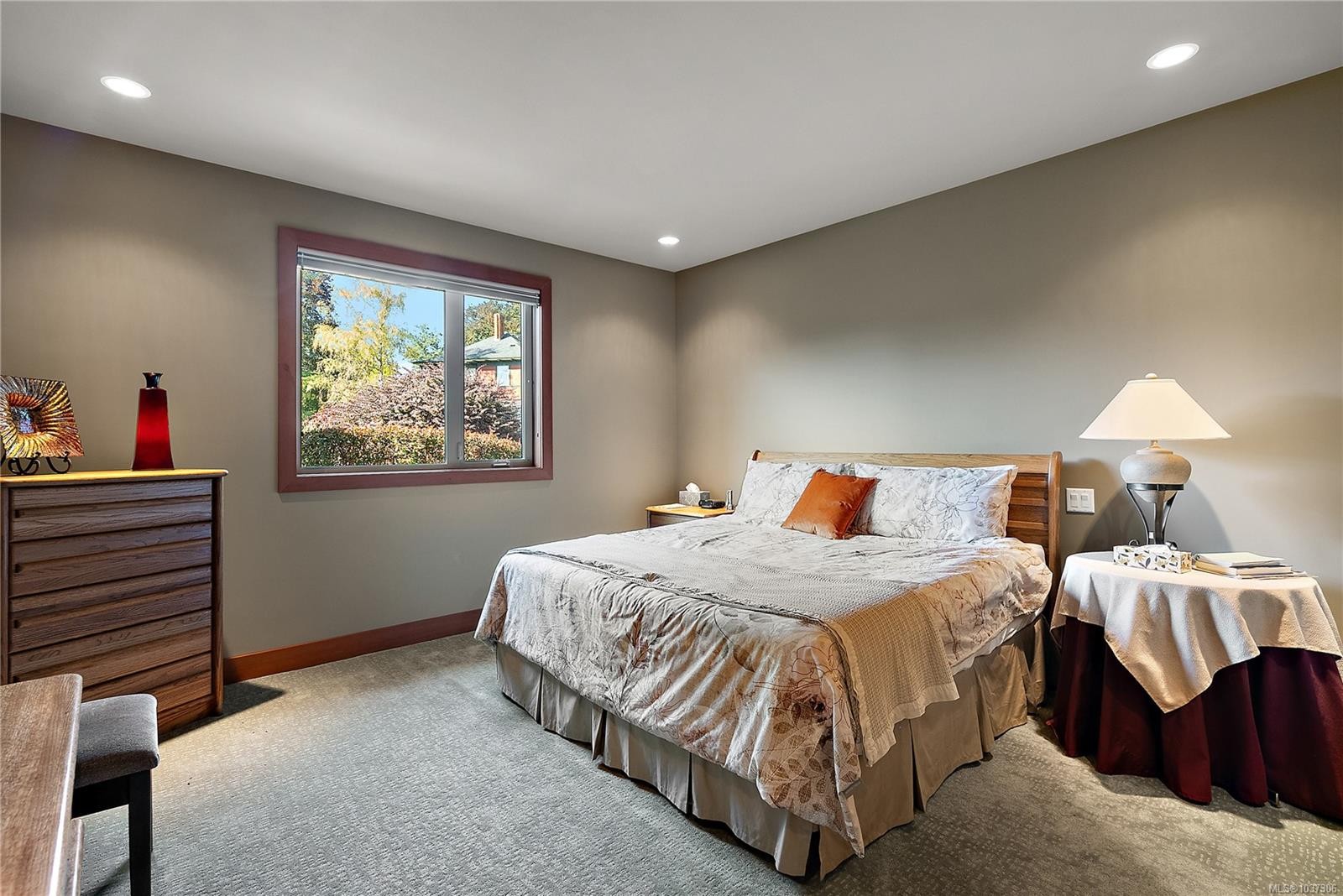10206 Surfside Pl, Sidney, BC