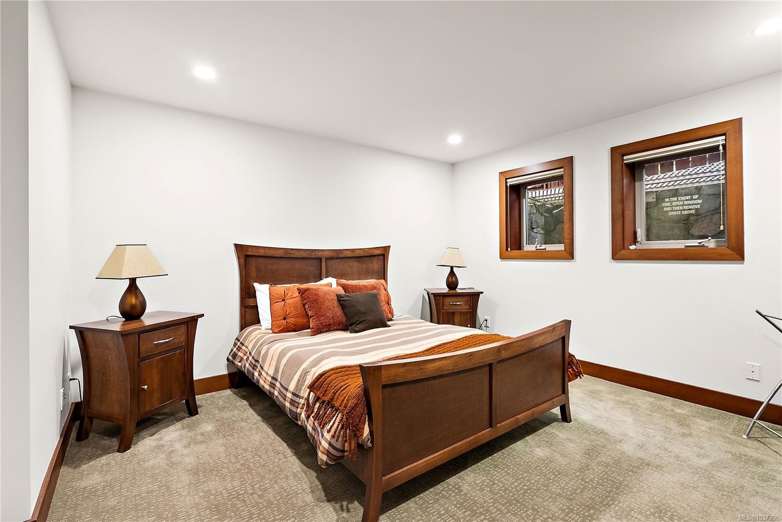 10206 Surfside Pl, Sidney, BC