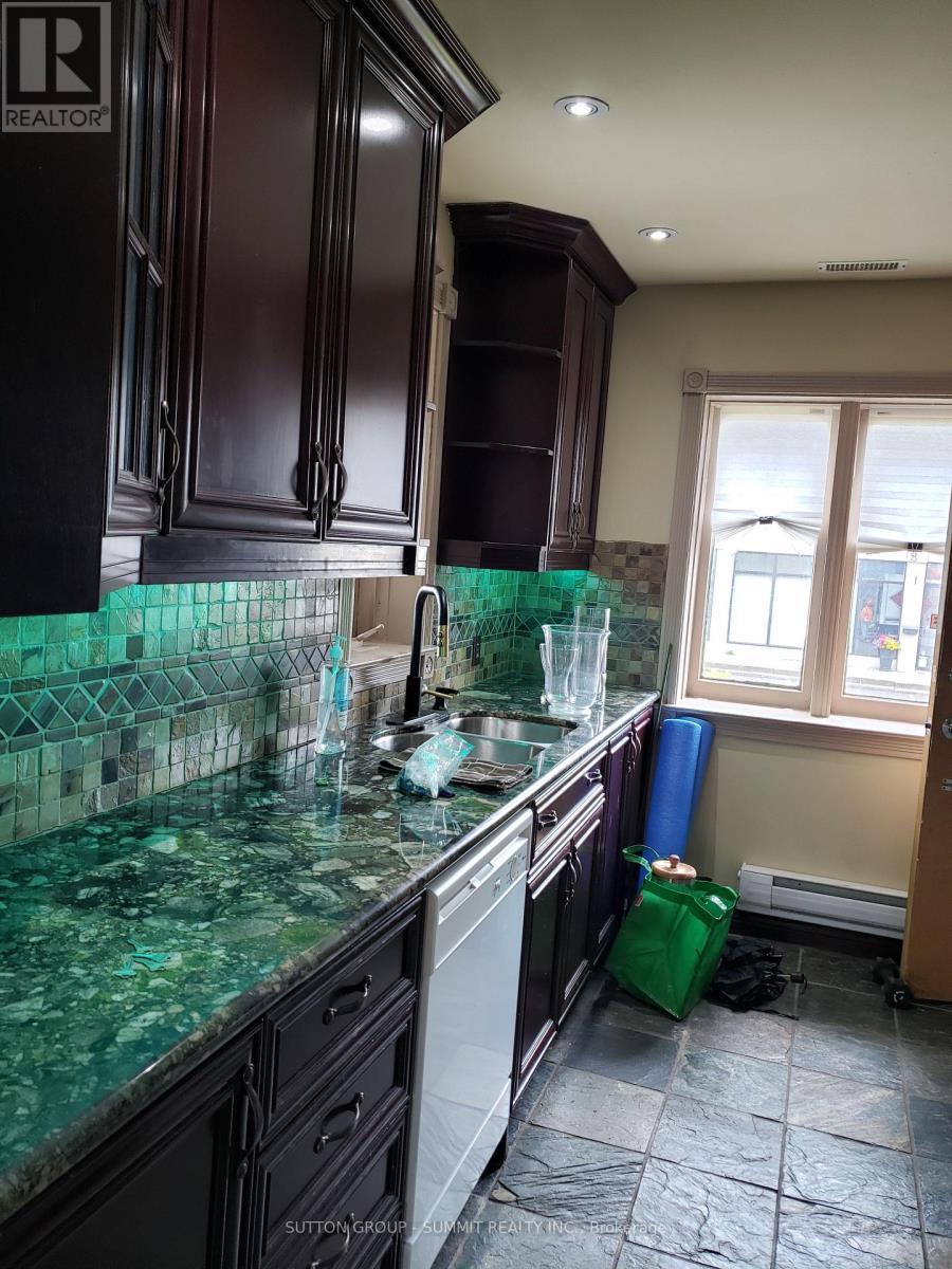 3 Brant Avenue, Mississauga, ON