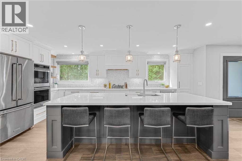 2092 Highway 6, Puslinch, ON - Indoor Photo Showing Kitchen With Upgraded Kitchen