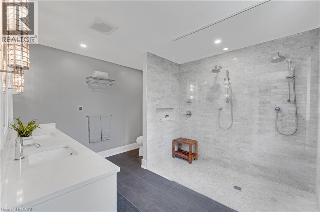 2092 Highway 6, Puslinch, ON - Indoor Photo Showing Bathroom
