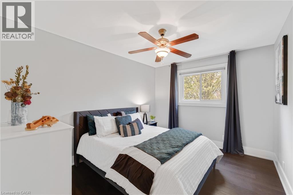 2092 Highway 6, Puslinch, ON - Indoor Photo Showing Bedroom