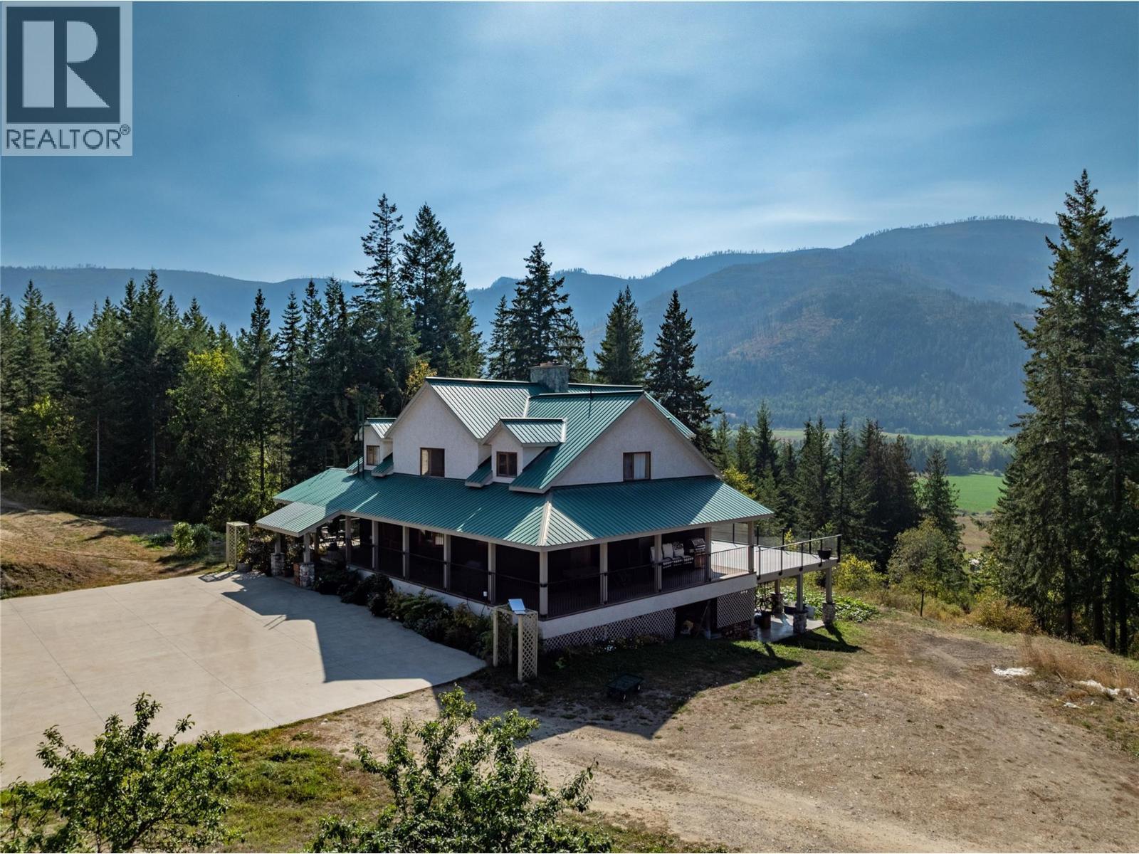 1996 Timber Frame Main Home - 1403 Notch Hill Road, Sorrento, BC