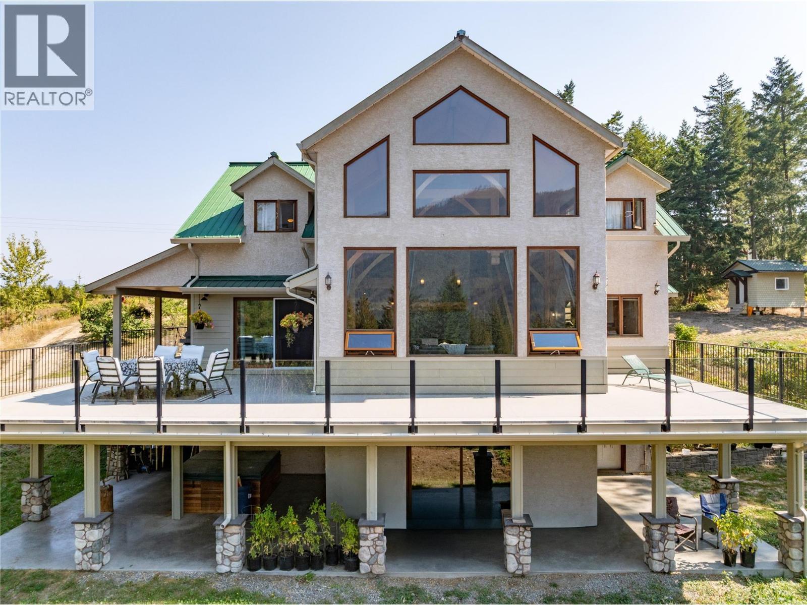 3 Bed / 4 Bath Main Home - 1403 Notch Hill Road, Sorrento, BC
