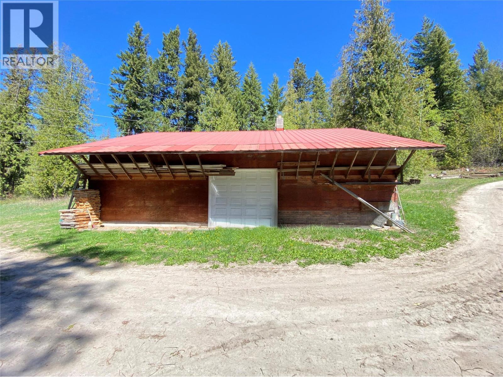 Shop with 3 pc washroom & own septic - 1403 Notch Hill Road, Sorrento, BC