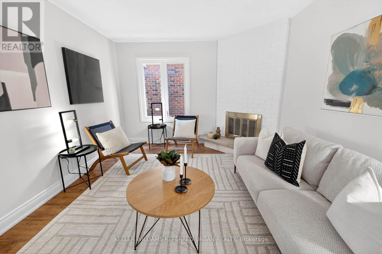 41 Patrice Crescent, Vaughan, ON - Indoor Photo Showing Living Room