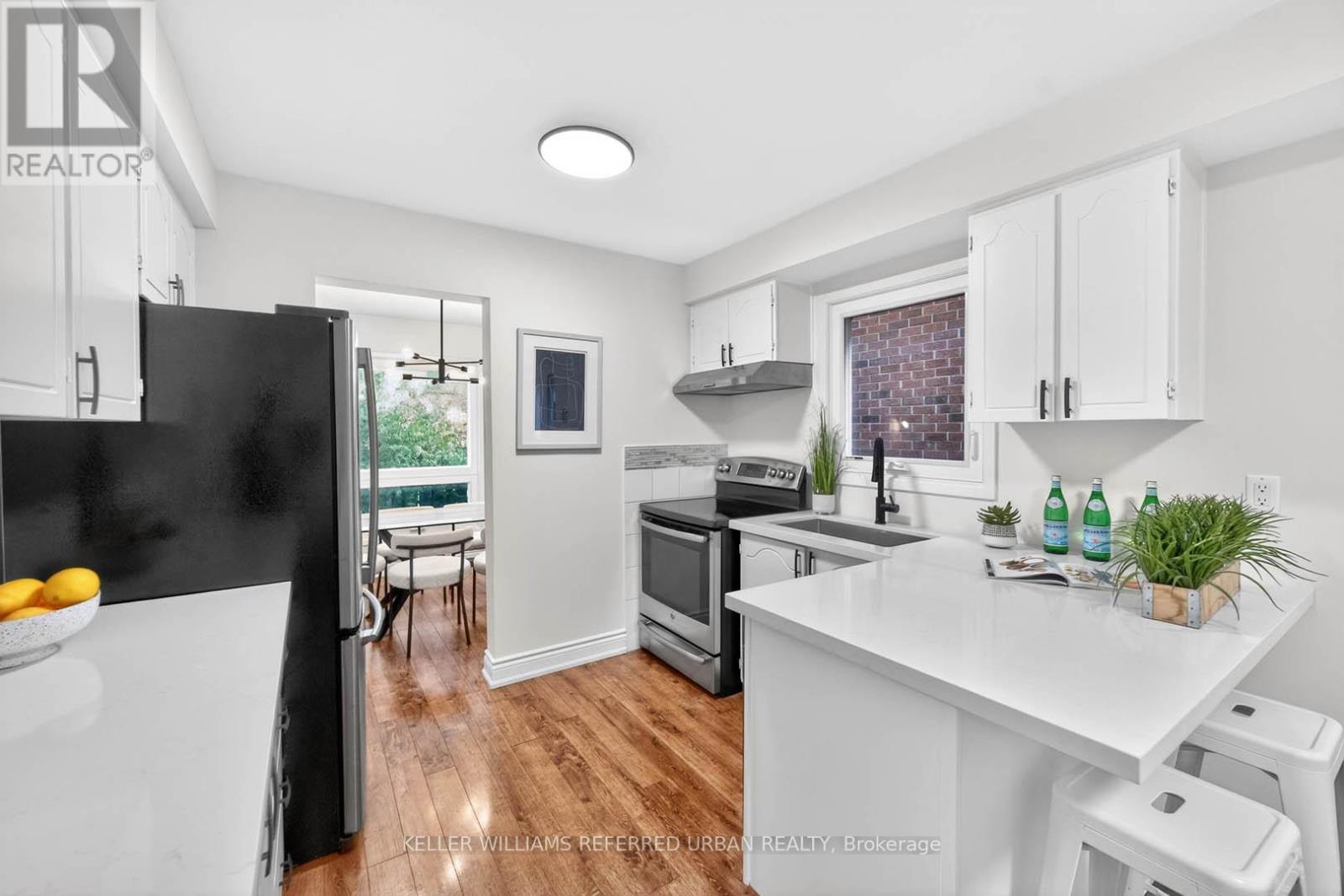 41 Patrice Crescent, Vaughan, ON - Indoor Photo Showing Kitchen