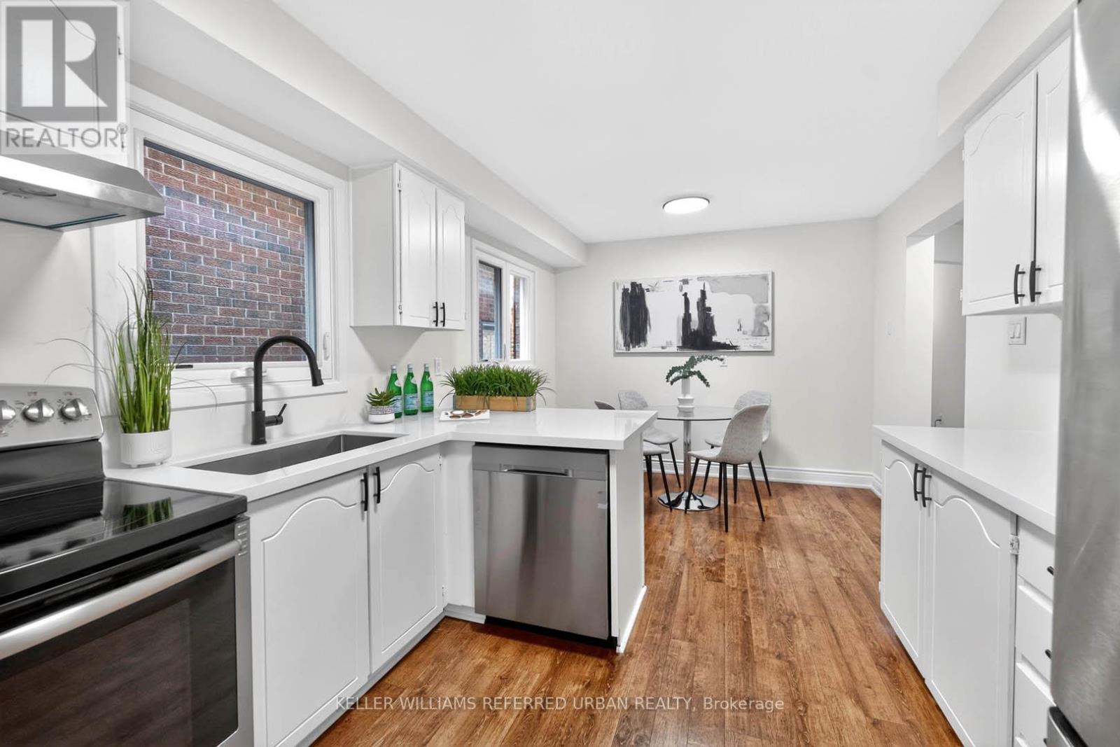 41 Patrice Crescent, Vaughan, ON - Indoor Photo Showing Kitchen