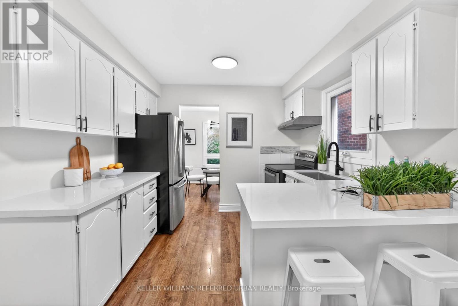 Professionally Updated Kitchen - 41 Patrice Crescent, Vaughan, ON - Indoor Photo Showing Kitchen