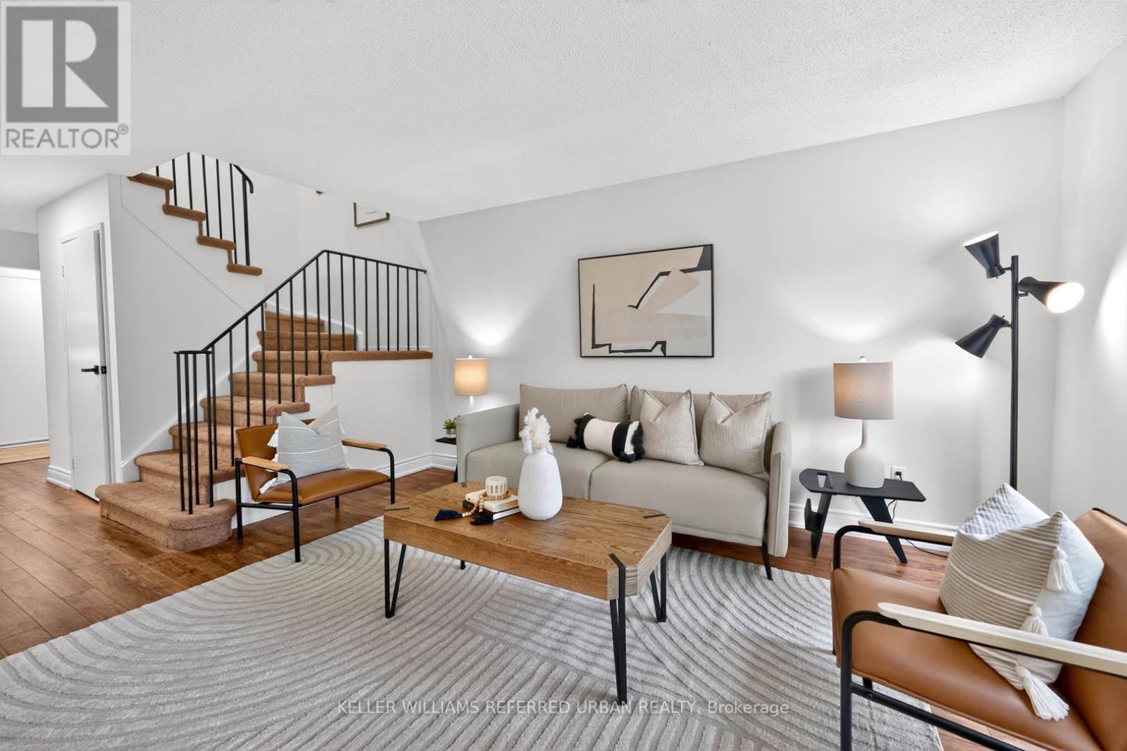 41 Patrice Crescent, Vaughan, ON - Indoor Photo Showing Living Room