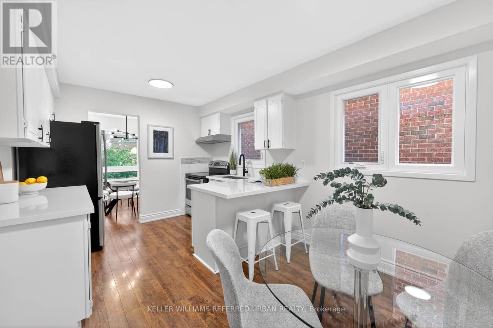 Bright & spacious kitchen - 41 Patrice Crescent, Vaughan, ON - Indoor Photo Showing Dining Room