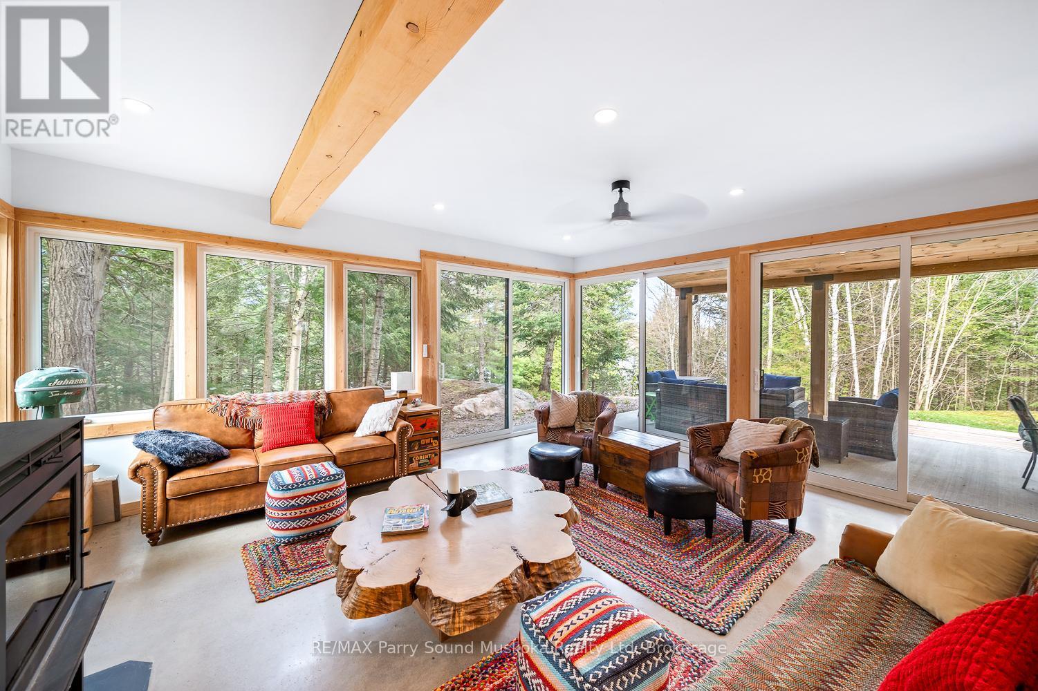 13 Labrash Lake Road, Whitestone, ON - Indoor Photo Showing Living Room