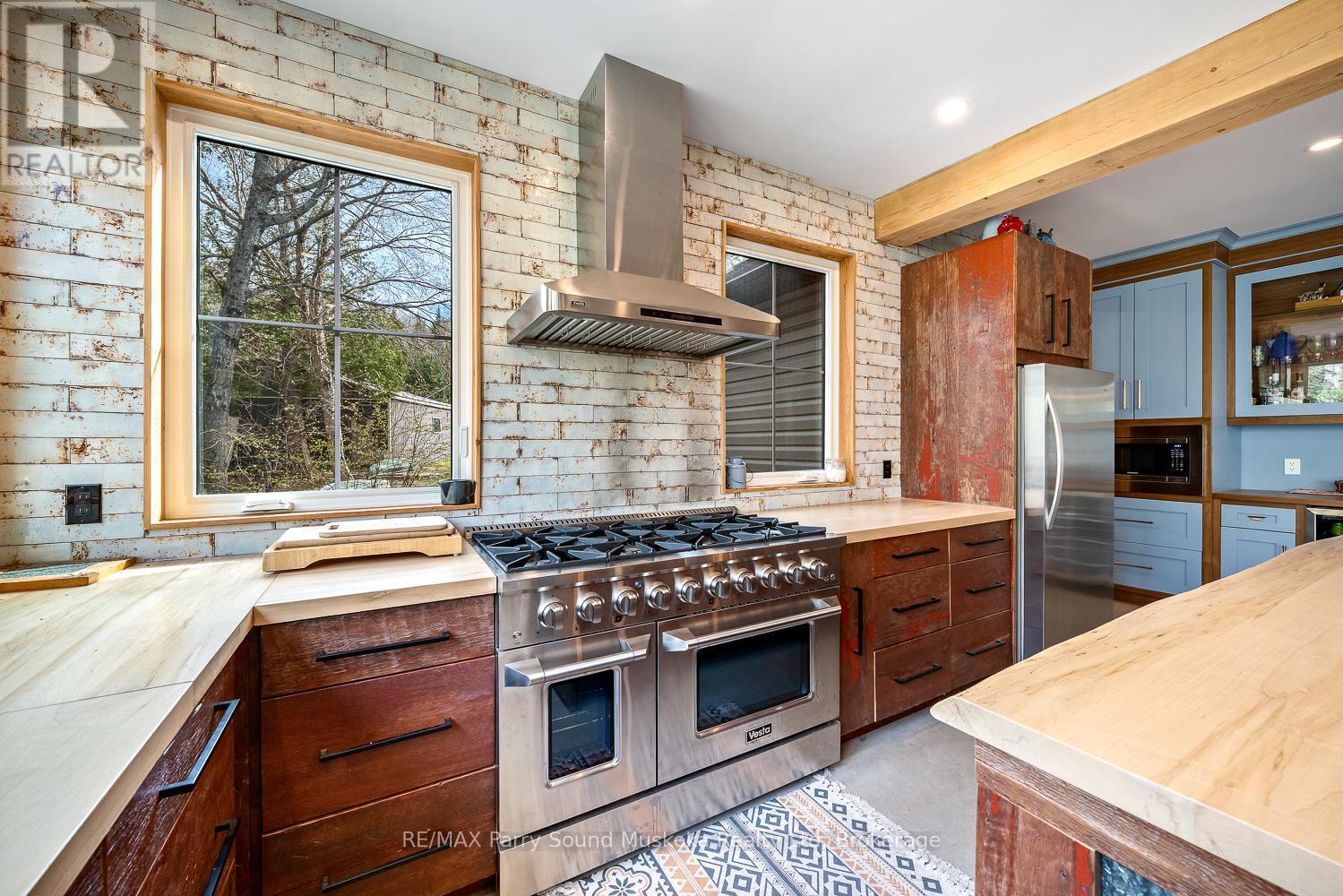 13 Labrash Lake Road, Whitestone, ON - Indoor Photo Showing Kitchen