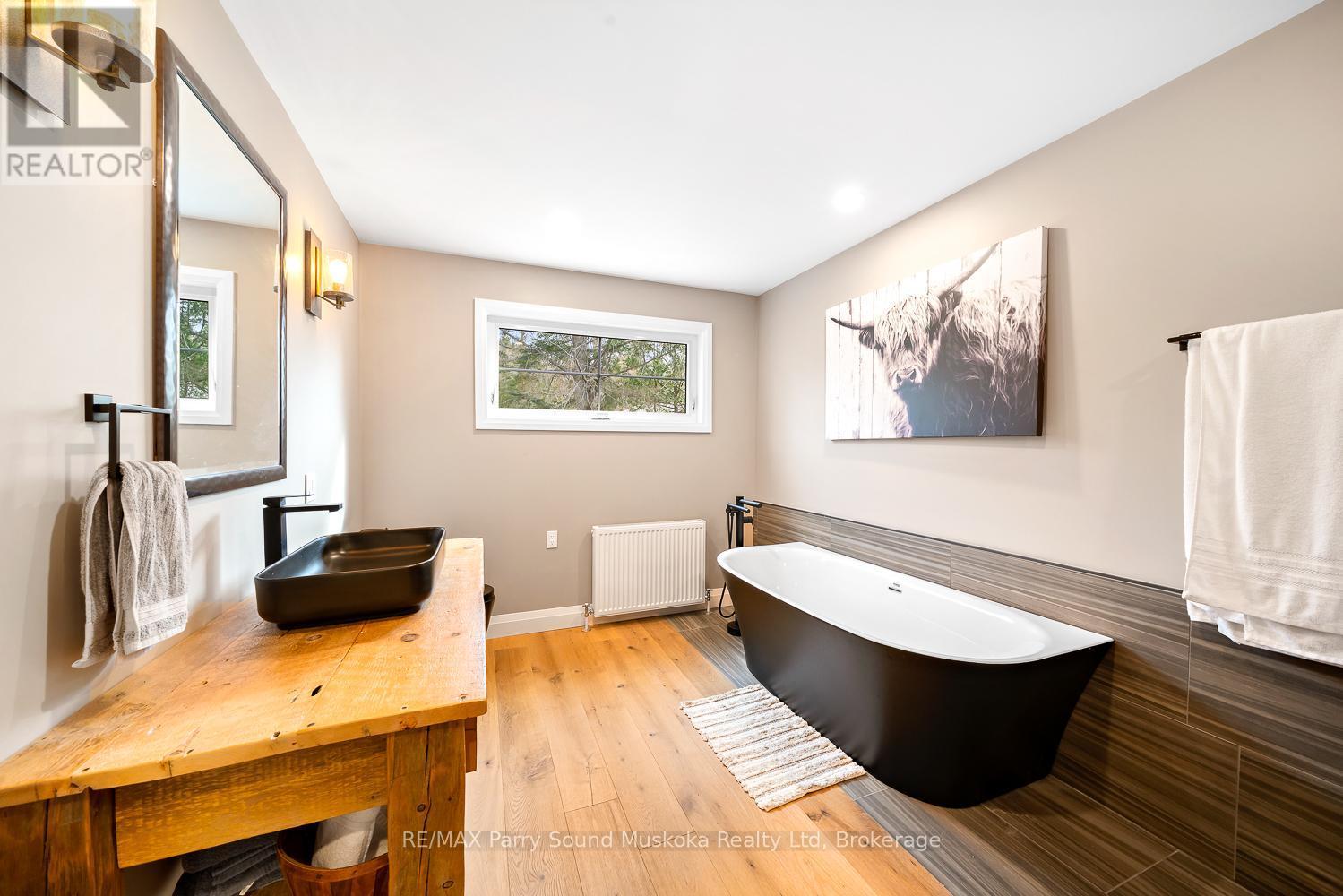 13 Labrash Lake Road, Whitestone, ON - Indoor Photo Showing Other Room