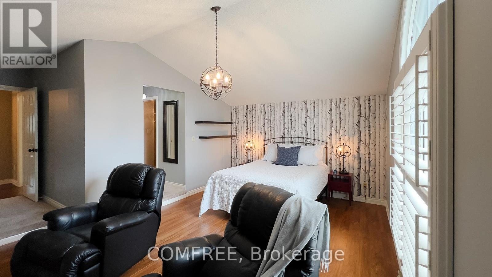 10 Endicott Drive, St. Catharines (Grapeview), ON - Indoor Photo Showing Bedroom