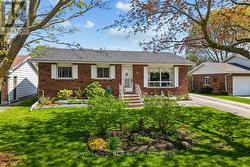 28 CENTENNIAL HT COURT Meaford, ON N4L 1E5